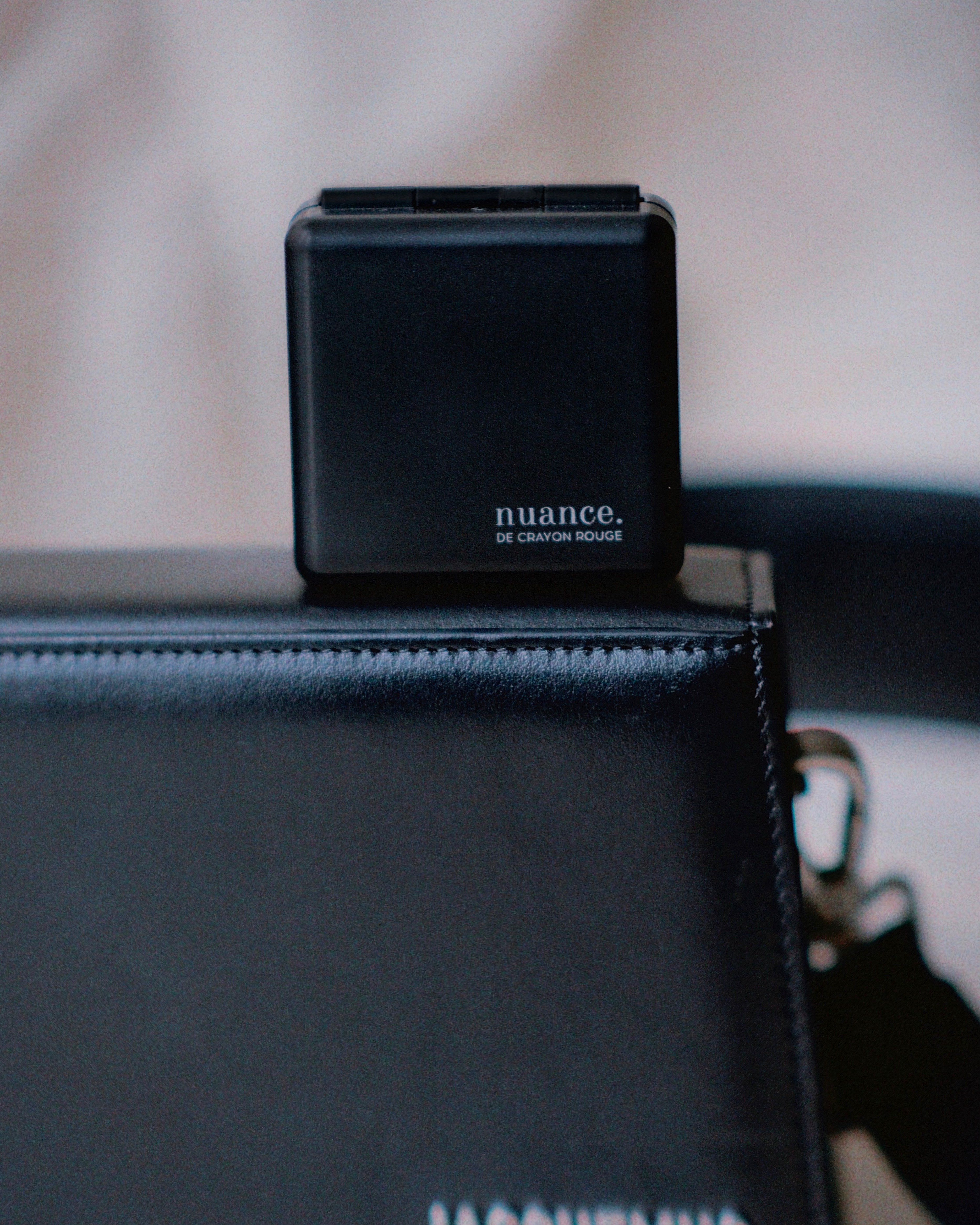 Набор акварели nuance Watercolour Essentials 9 цветов карманная палитра-трансформер антрацит 1440₽